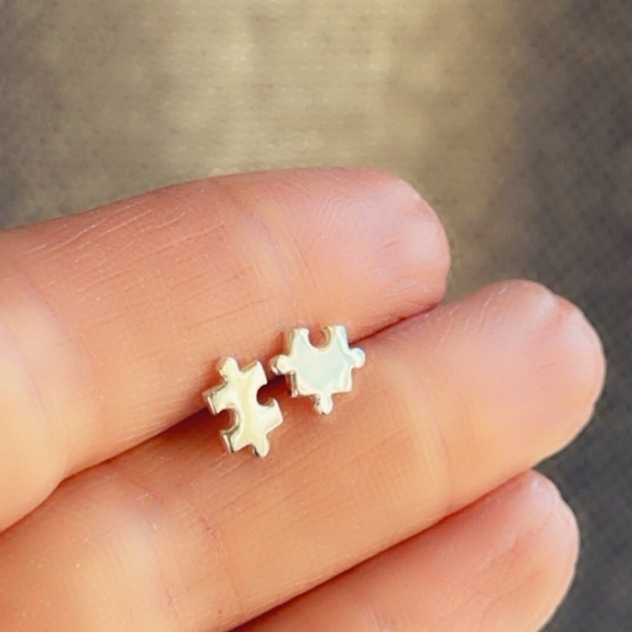 Sterling Silver Simple Stud Jigsaw Puzzle Piece Earrings - Picture 4 of 9